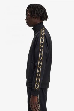 mehed kontrastse lint-raja jope Fred Perry must kuld Riietus JHP2NZ13